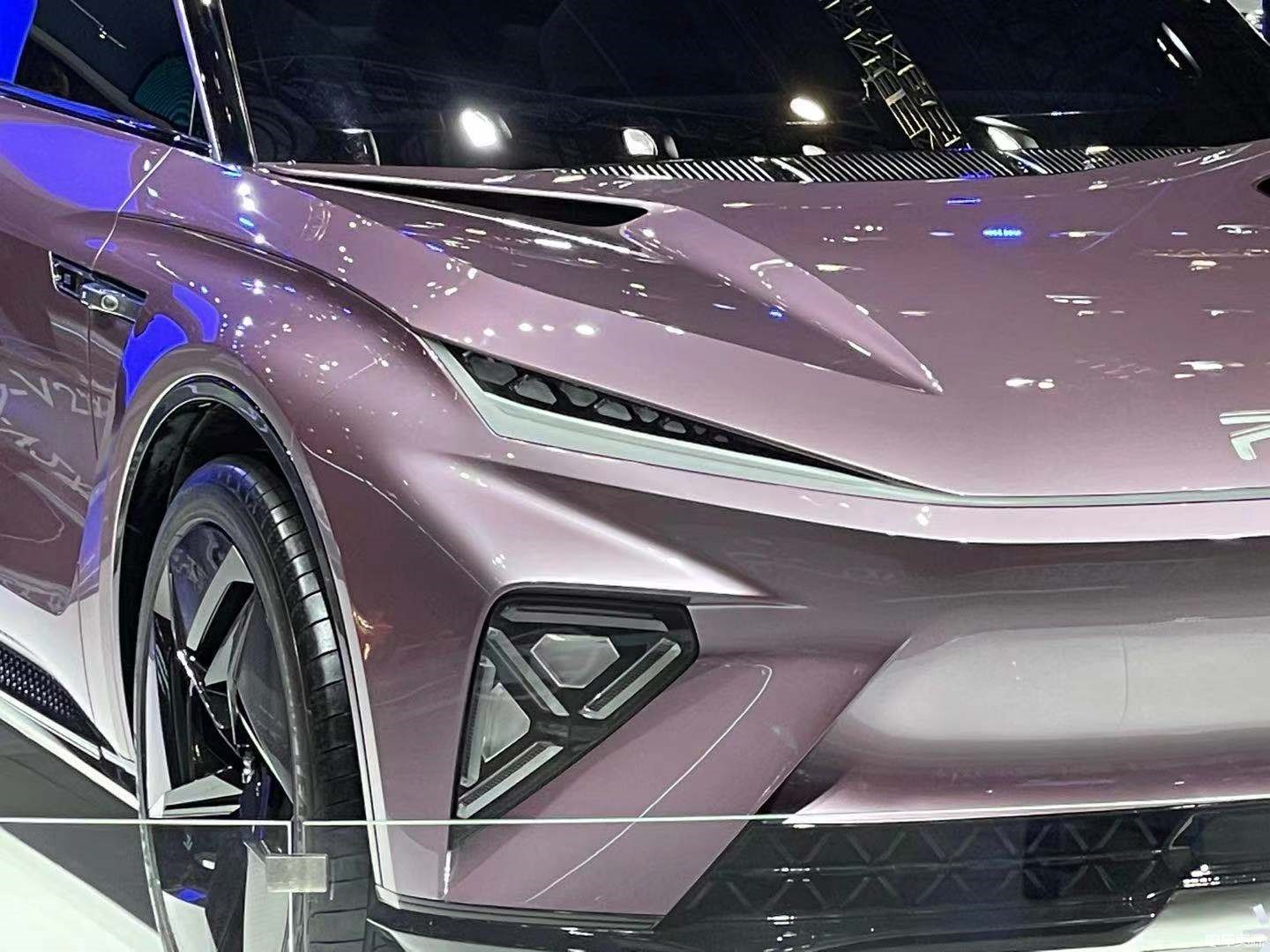 2021上海车展：R汽车ES33正式亮相 预计2022年下半年上市