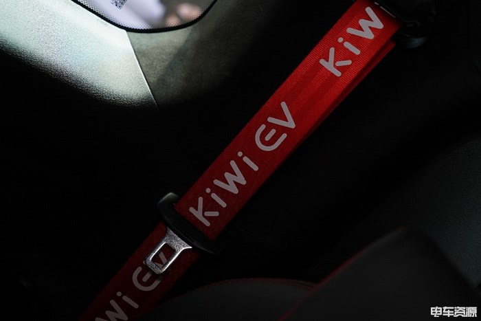 BAOJUN E300正式改名 车展体验KiWi EV