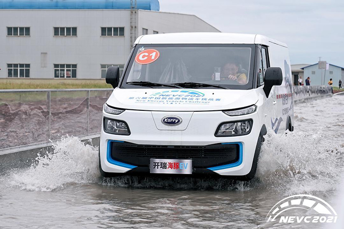 第六届新能源物流车挑战赛现场直击：涉水性能比拼