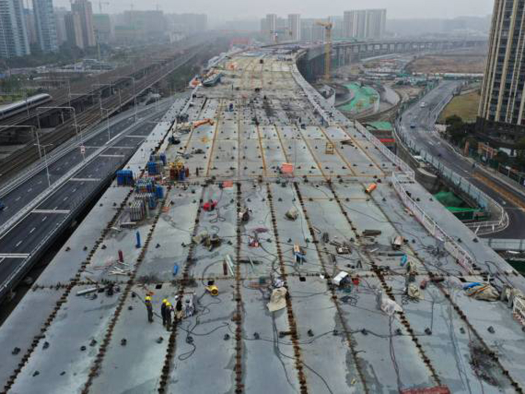 中国「超高速」公路全线贯通 支持移动无线充电