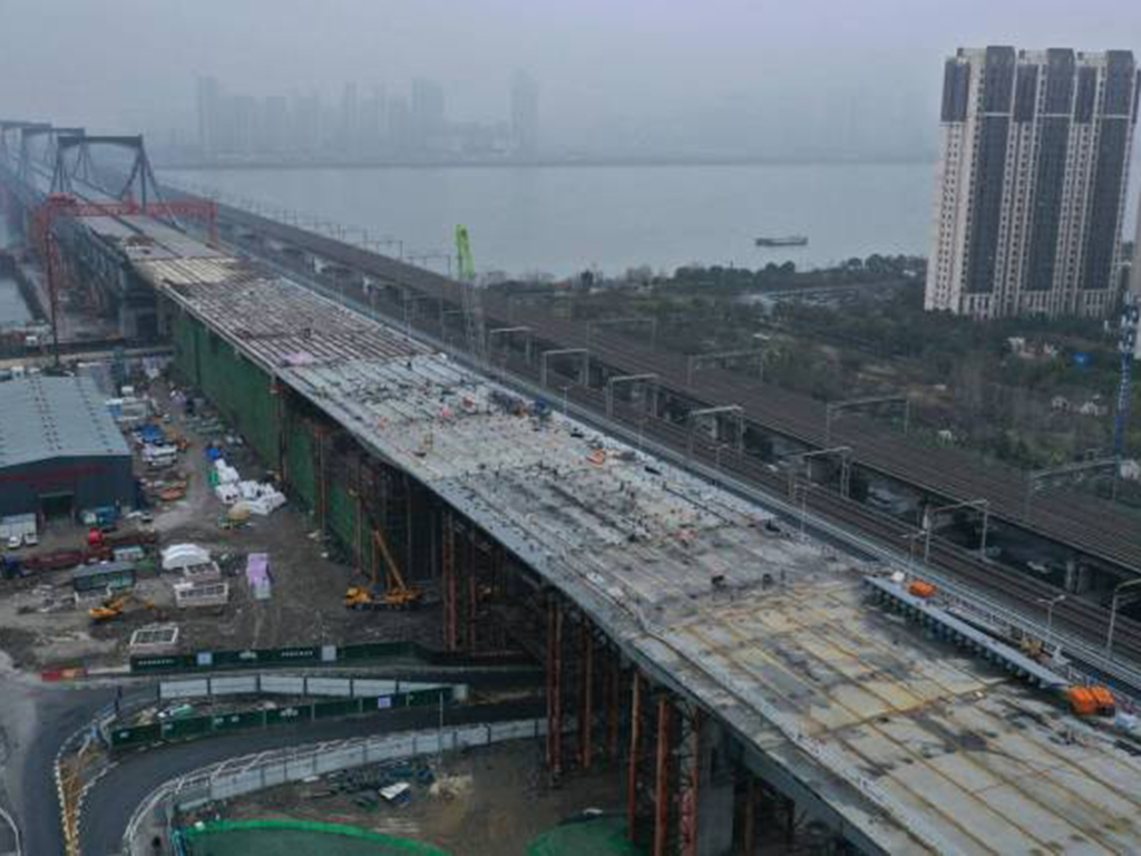 中国「超高速」公路全线贯通 支持移动无线充电