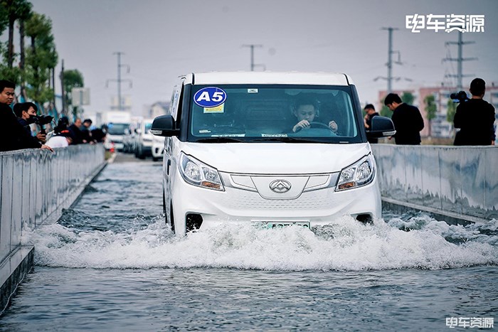 喜报|剑指赛场 上汽大通MAXUS EV30拿下全能银奖等四项大奖
