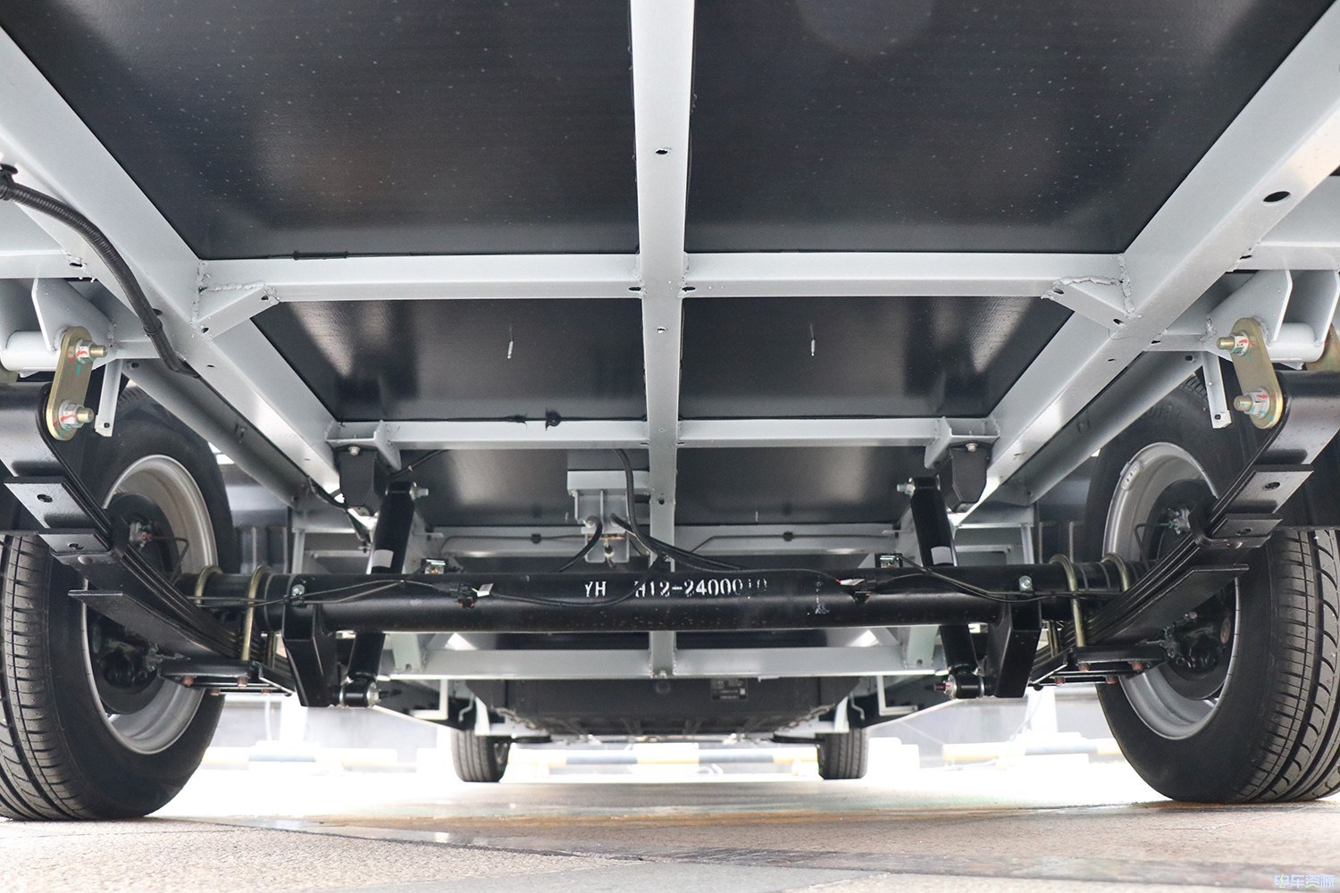 三合一電驅動 全鋁車身 整裝3噸能爬坡 吉奧奧騰滿載實測