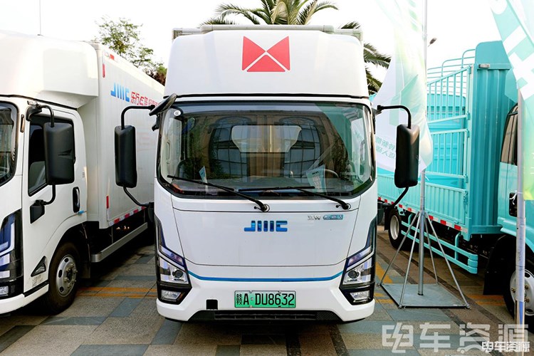 双车助力 江铃E路达“成就客户美好生活”