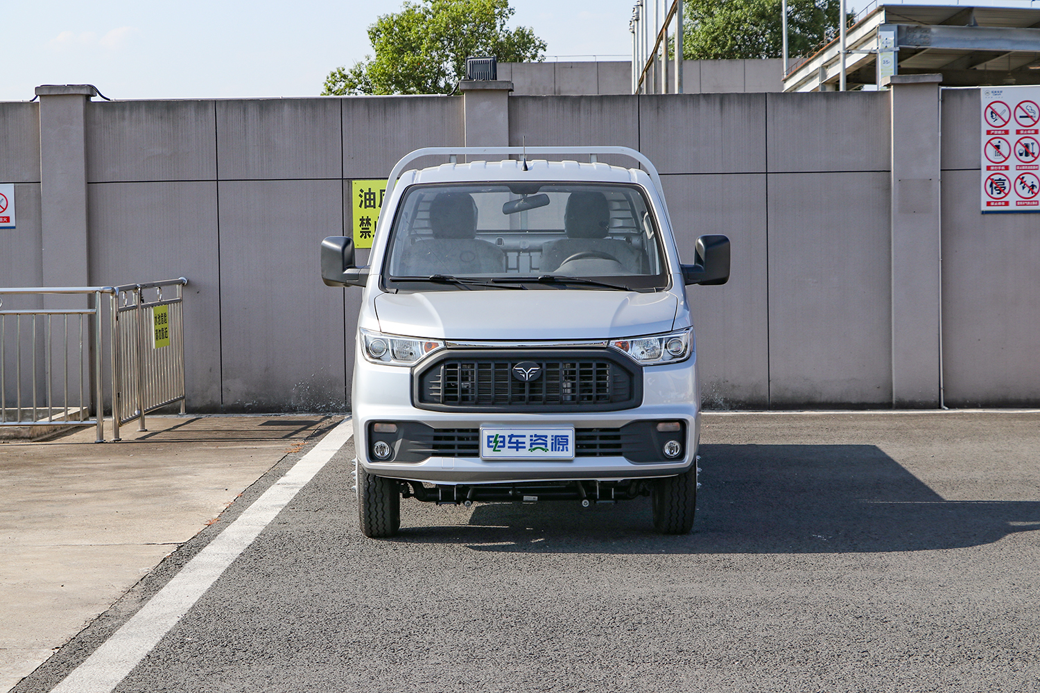 2023款 北汽雷驰小卡 栏板 宁德时代55.7kWh（HLD1040P1E5BEV）-小卡图片