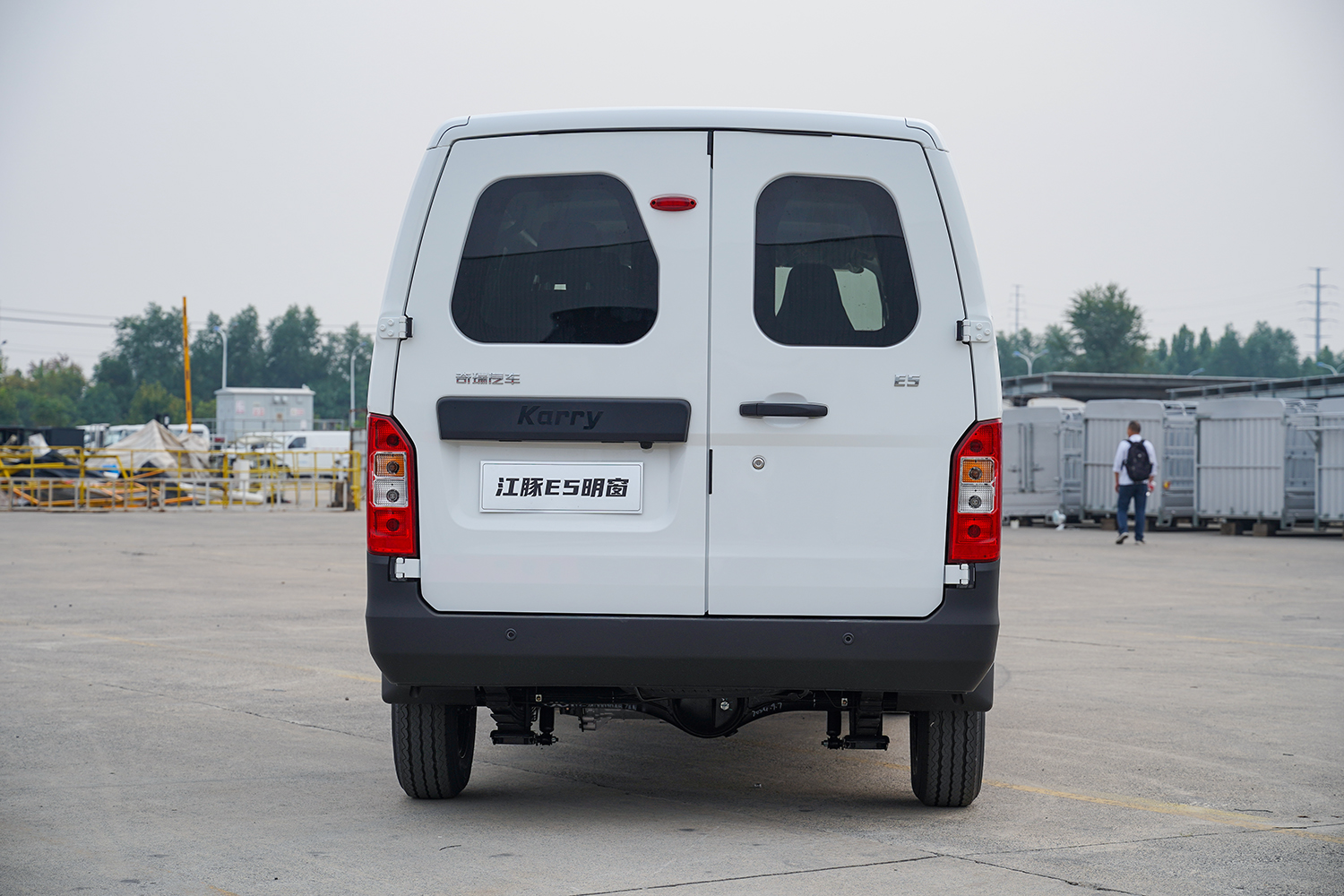 2024款 江豚E5 明窗 瑞露科技36.8kWh（SQR6450BEVK13）-明窗面包车图片