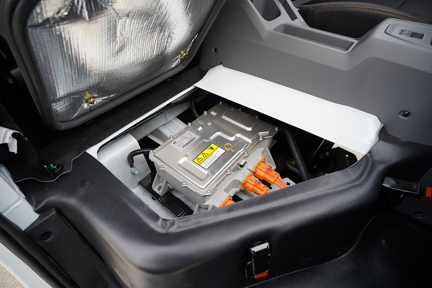 2024款 江豚E5 明窗 瑞露科技36.8kWh（SQR6450BEVK13）-明窗面包车图片