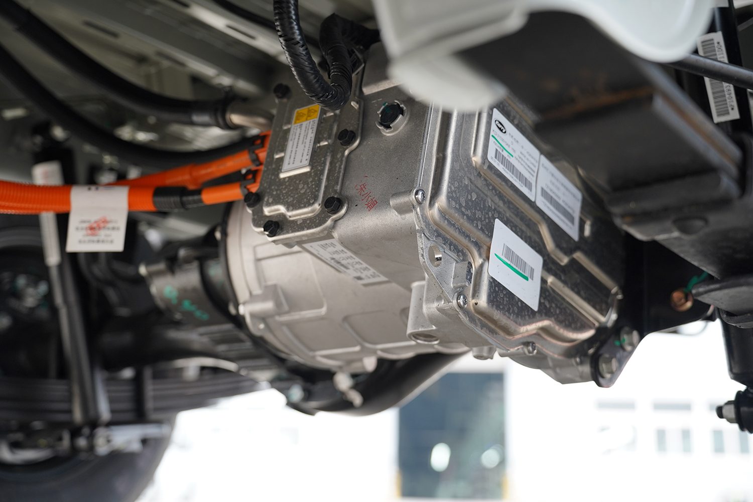 2024款 江豚E5 明窗 瑞露科技36.8kWh（SQR6450BEVK13）-明窗面包车图片