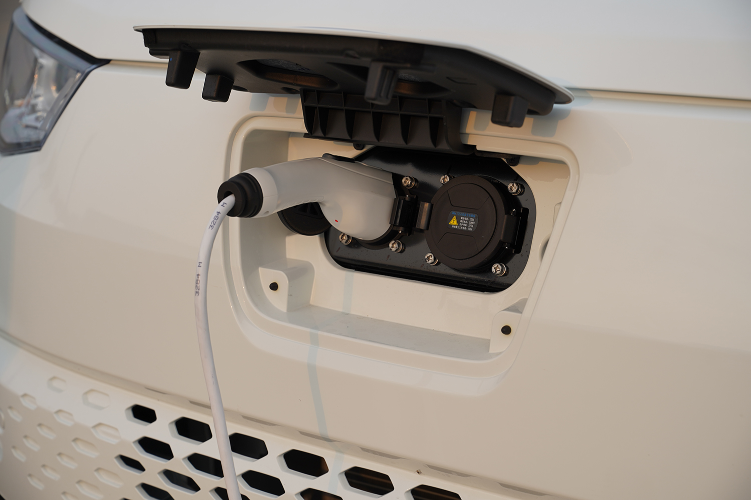 2024款 江豚E5 明窗 瑞露科技36.8kWh（SQR6450BEVK13）-明窗面包车图片