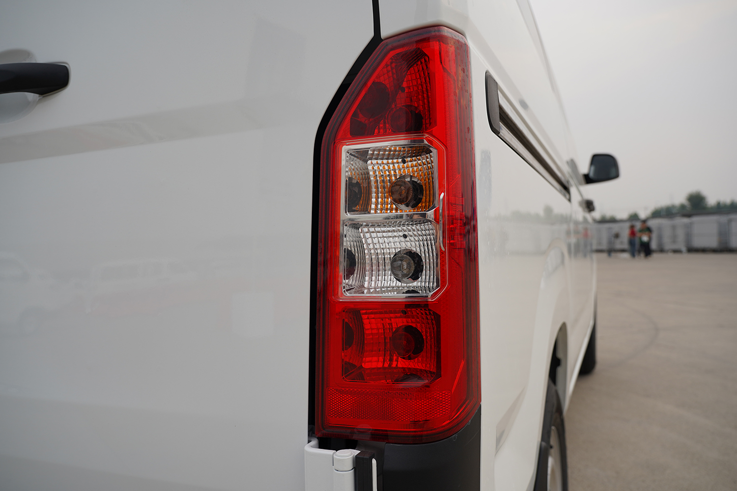 2024款 江豚E5 明窗 瑞露科技36.8kWh（SQR6450BEVK13）-明窗面包车图片