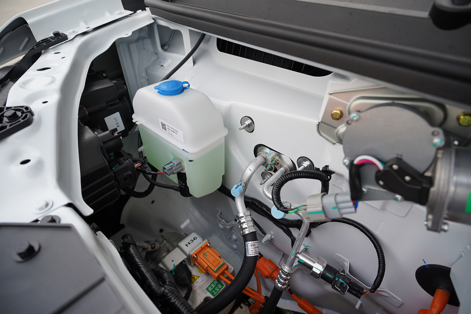 2024款 江豚E5 明窗 瑞露科技36.8kWh（SQR6450BEVK13）-明窗面包车图片