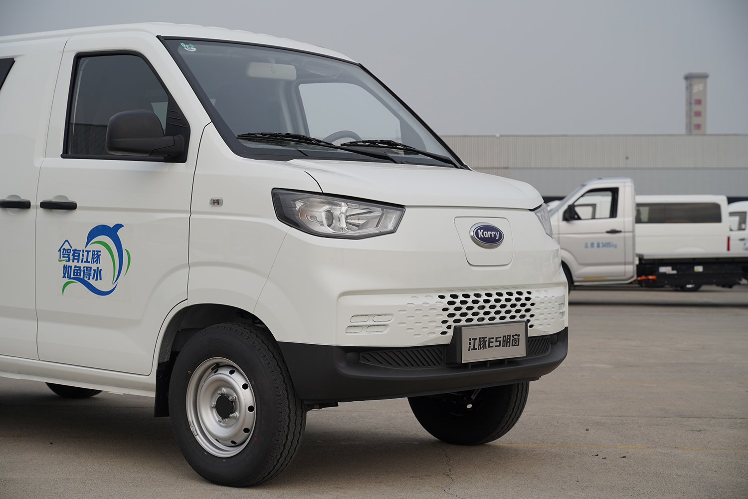2024款 江豚E5 明窗 瑞露科技36.8kWh（SQR6450BEVK13）-明窗面包车图片