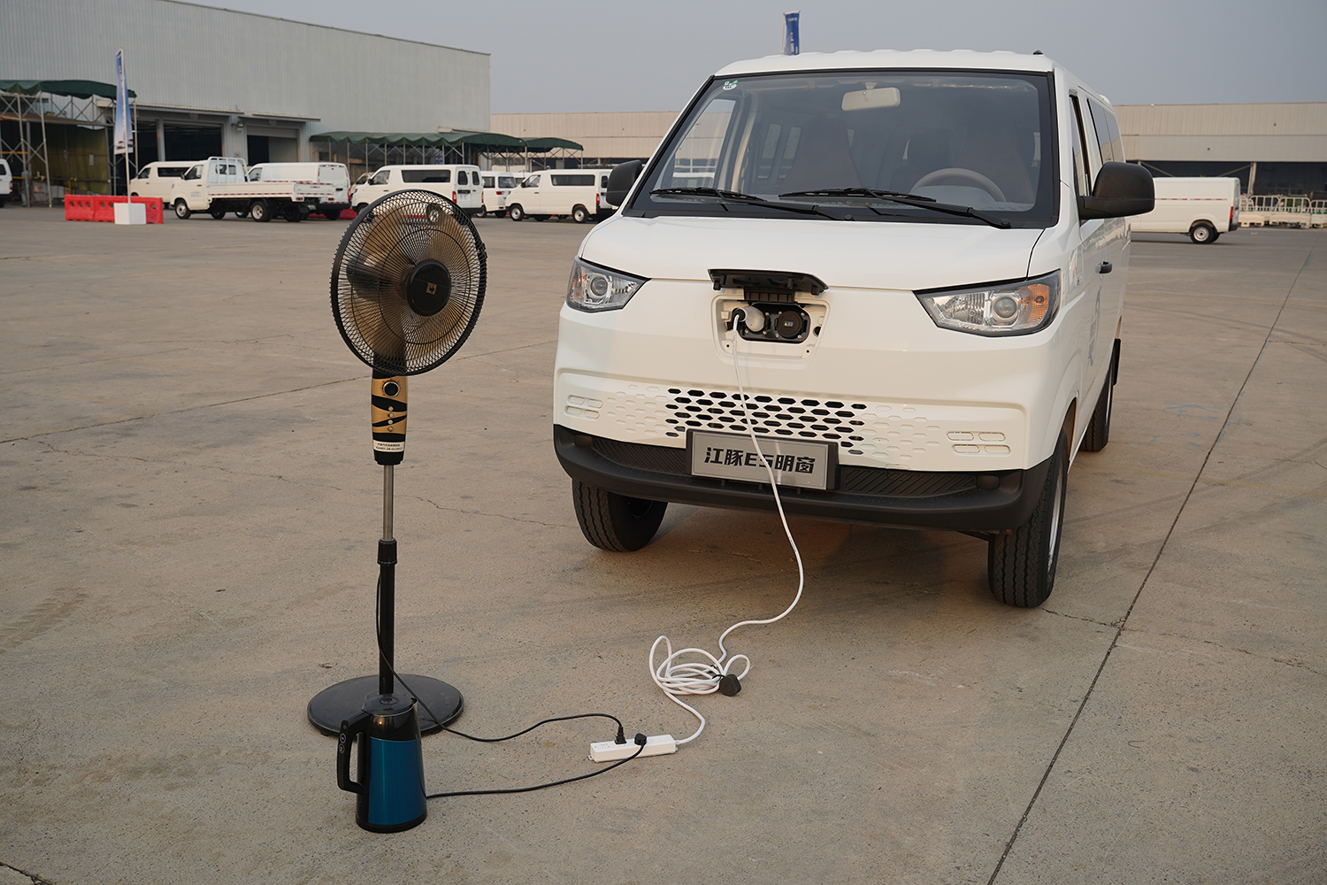2024款 江豚E5 明窗 瑞露科技36.8kWh（SQR6450BEVK13）-明窗面包车图片