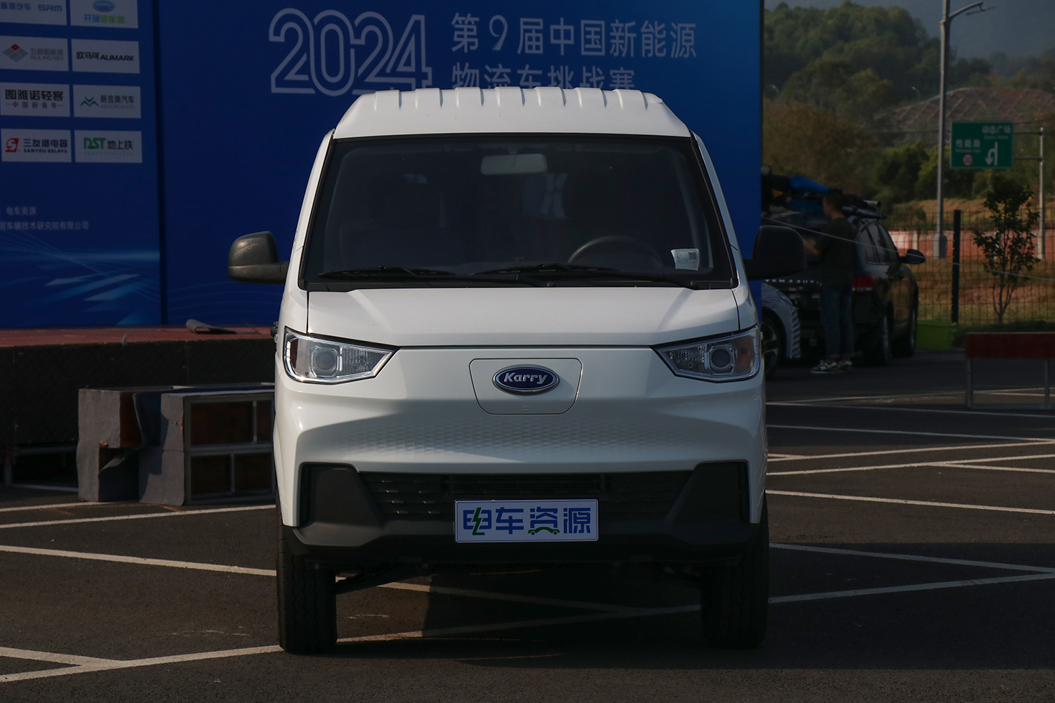 2024款 江豚E7 明窗 瑞露科技41.86kWh（SQR6520BEVK13）-明窗面包车图片