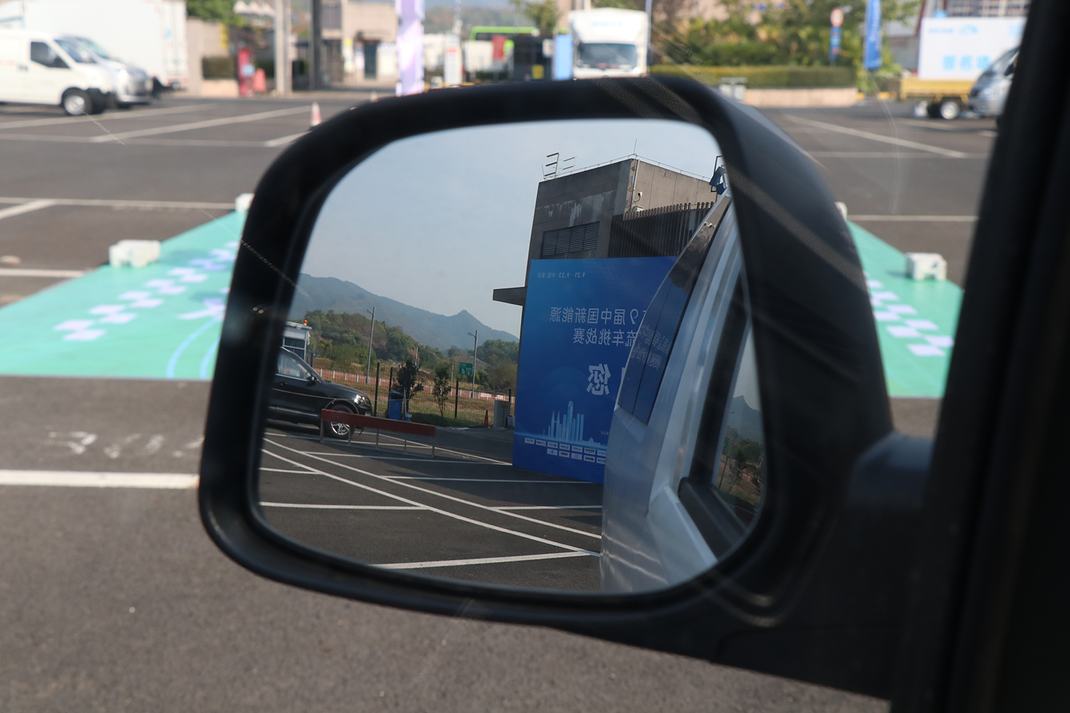 2024款 江豚E7 明窗 瑞露科技41.86kWh（SQR6520BEVK13）-明窗面包车图片