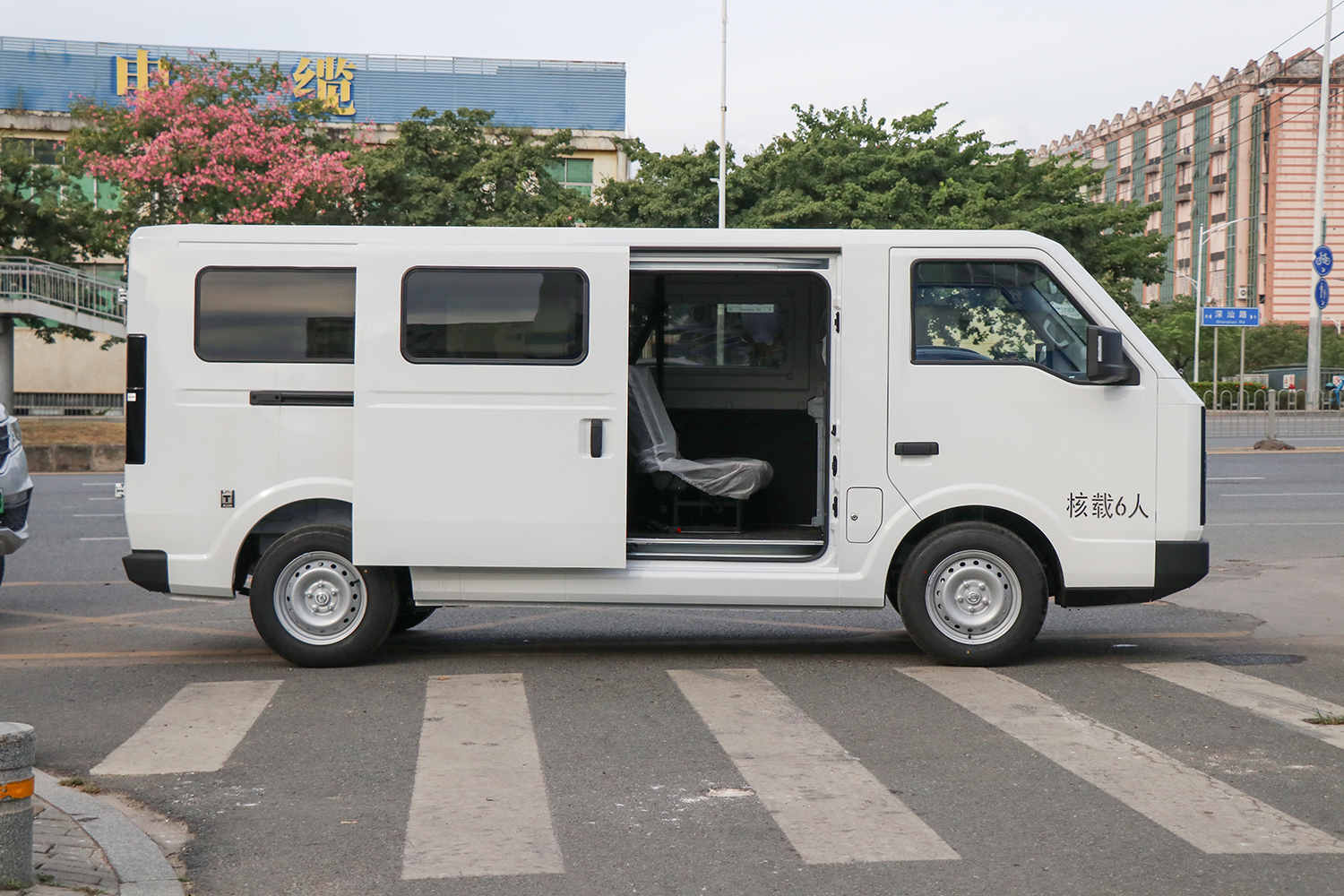 2024款 鑫源E3L 明窗 宁德时代41.86kWh（JKC6491A0X0BEV）-明窗面包车图片