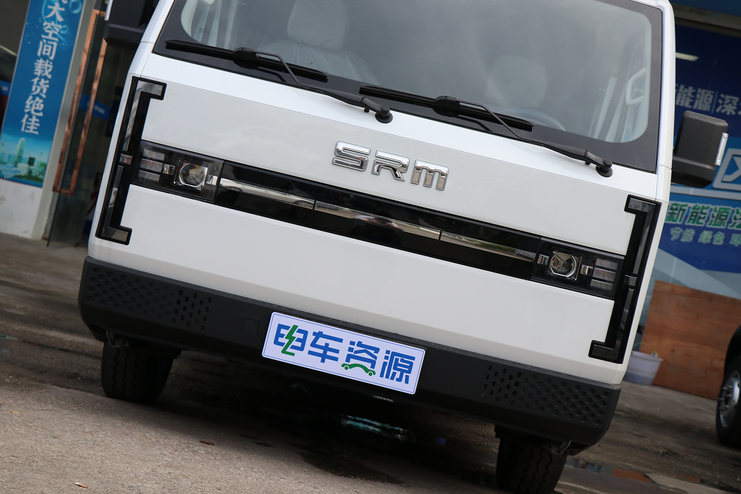 2024款 鑫源E3L 明窗 宁德时代41.86kWh（JKC6491A0X0BEV）-明窗面包车图片