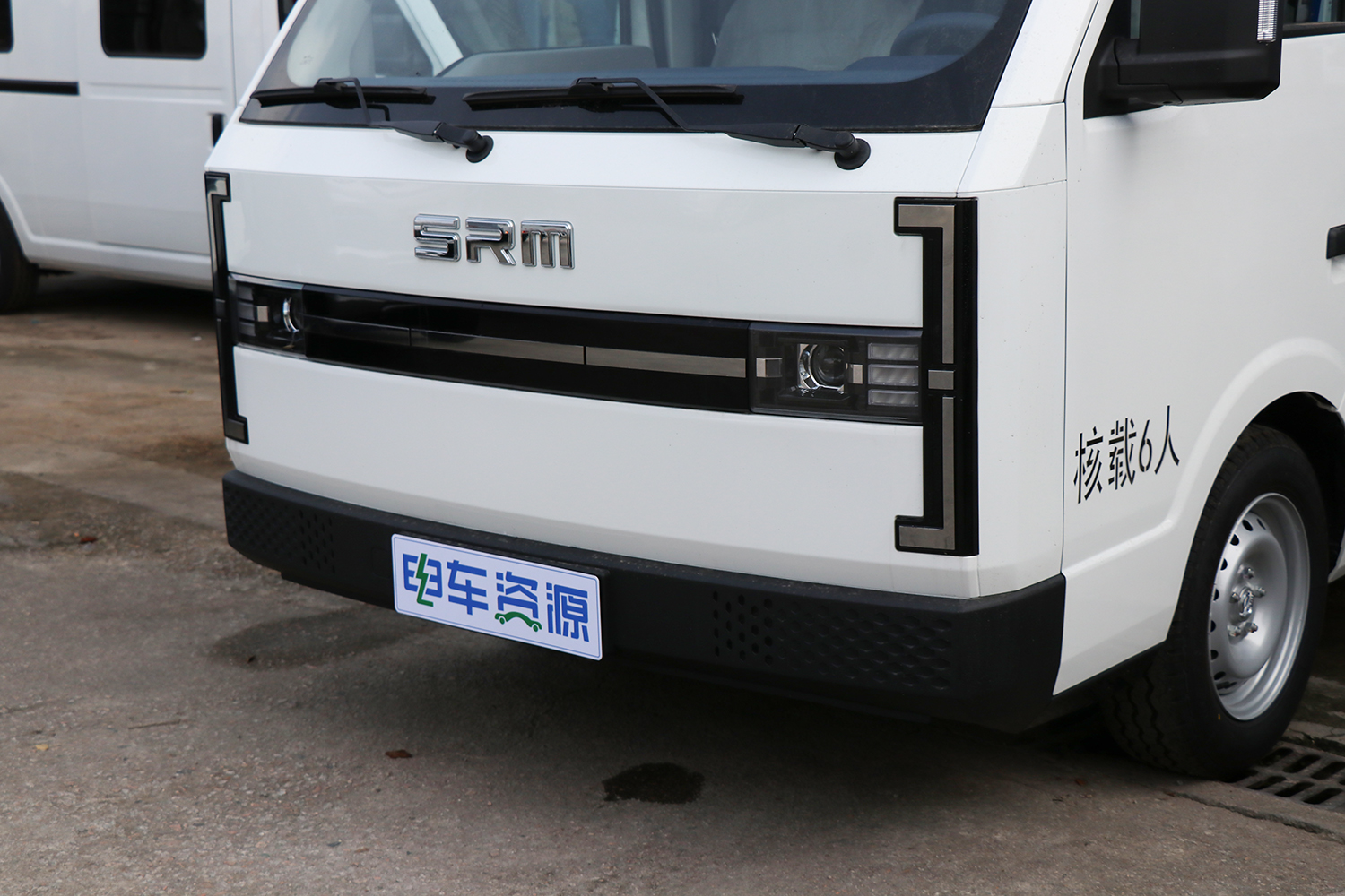 2024款 鑫源E3L 明窗 宁德时代41.86kWh（JKC6491A0X0BEV）-明窗面包车图片