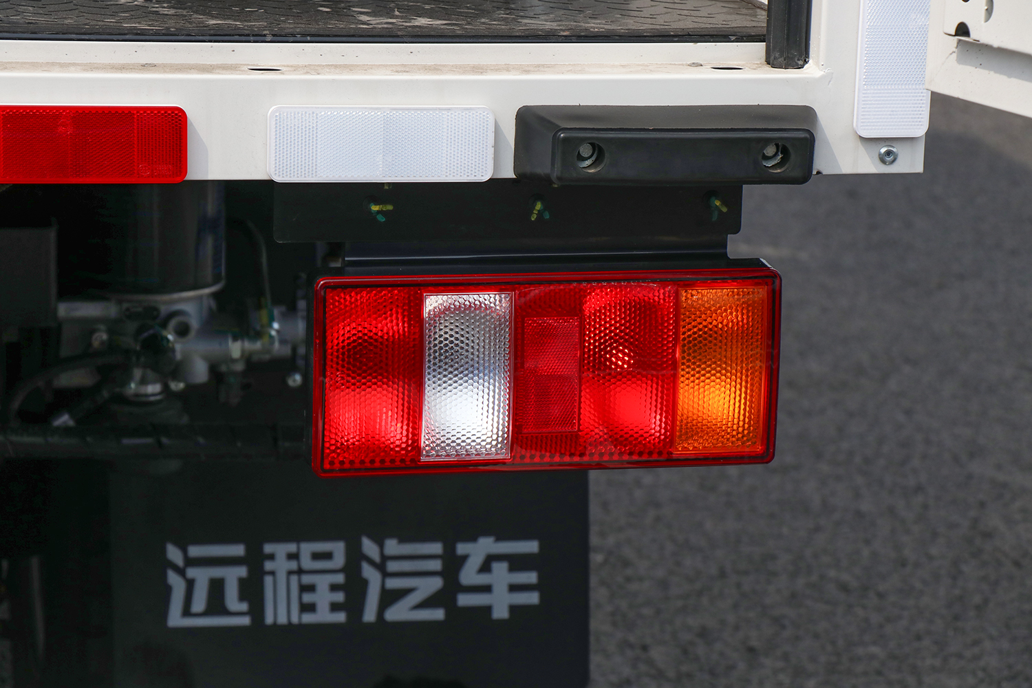 2024款 远程星智H9M 厢式 智芯动力81.14kWh（JGL5049XXYSHEVGMR1）-轻卡图片