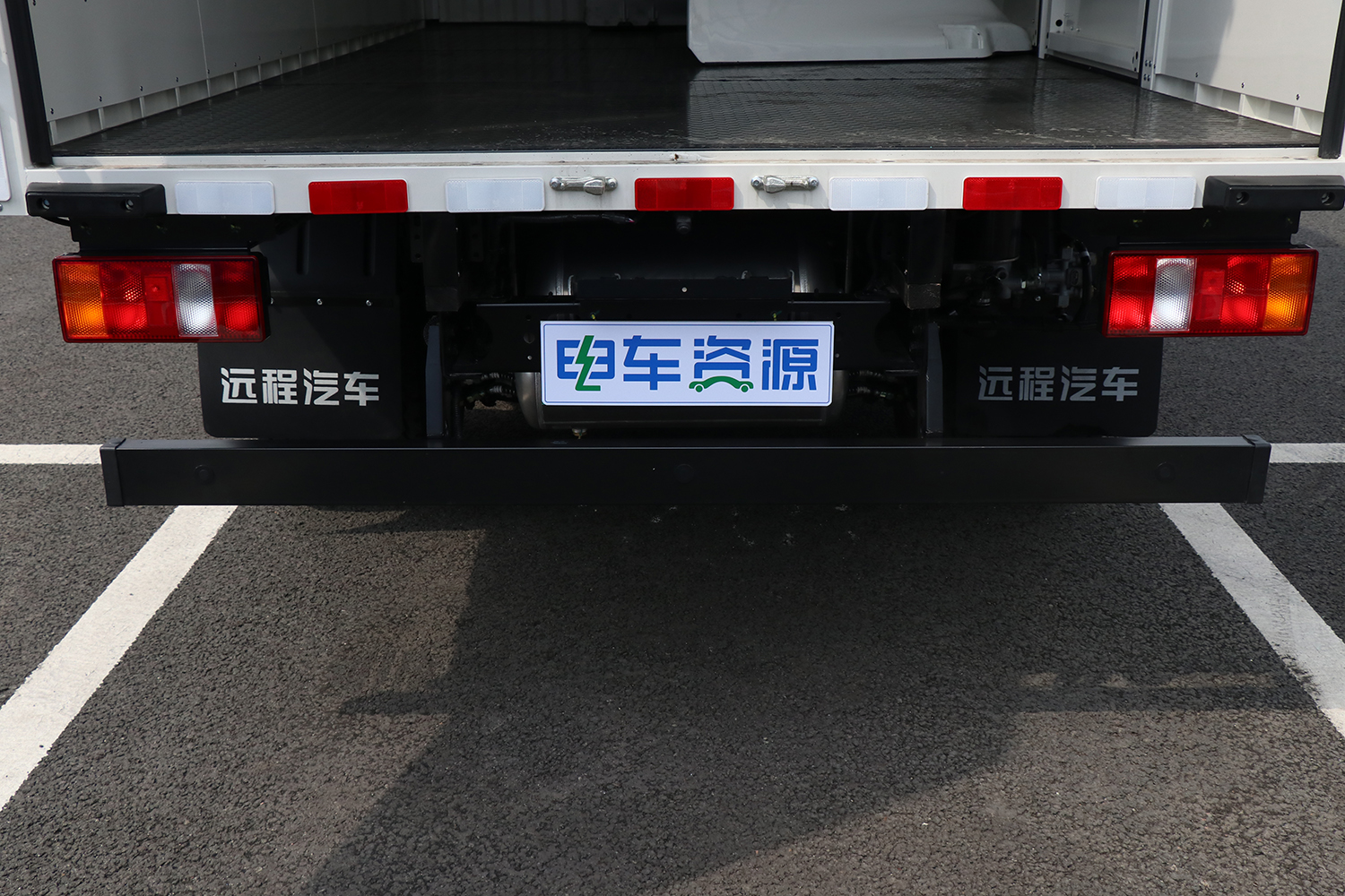 2024款 远程星智H9M 厢式 智芯动力81.14kWh（JGL5049XXYSHEVGMR1）-轻卡图片
