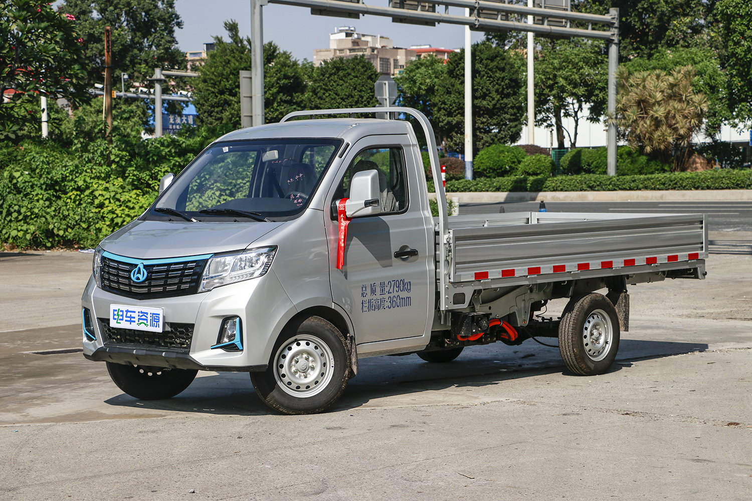2024款 长安跨越新豹T3 PLUS 栏板 中创新航（	CKS1031T3MD6B2BEV）