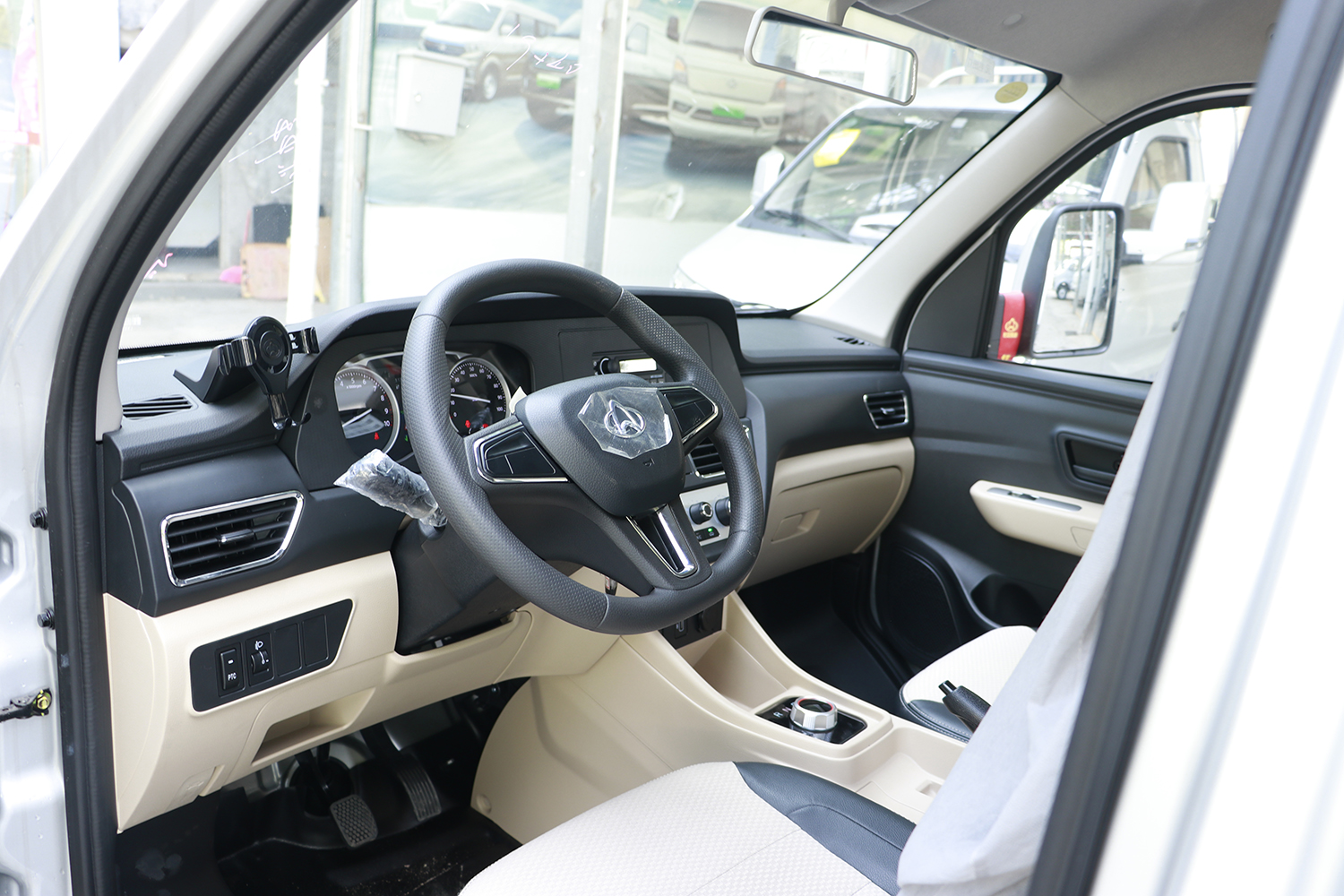 2024款 长安跨越新豹T3 PLUS 栏板 中创新航（	CKS1031T3MD6B2BEV）