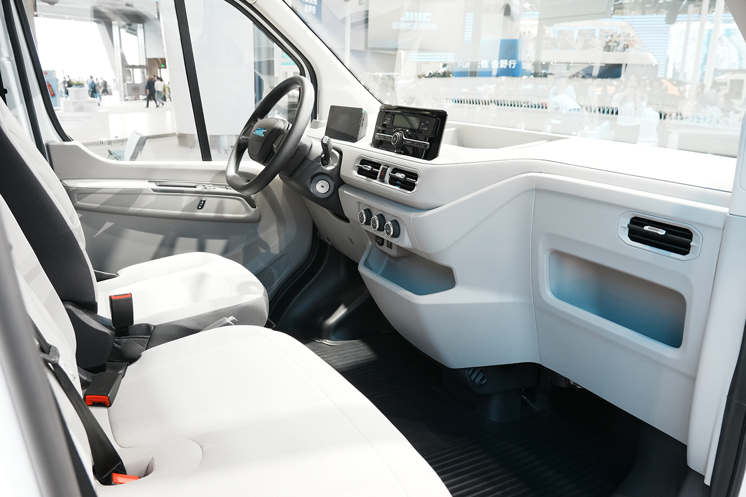 2024款 江铃E福顺 短轴 宁德时代41.86kWh（JX5031XXYTEBEV）-大面图片