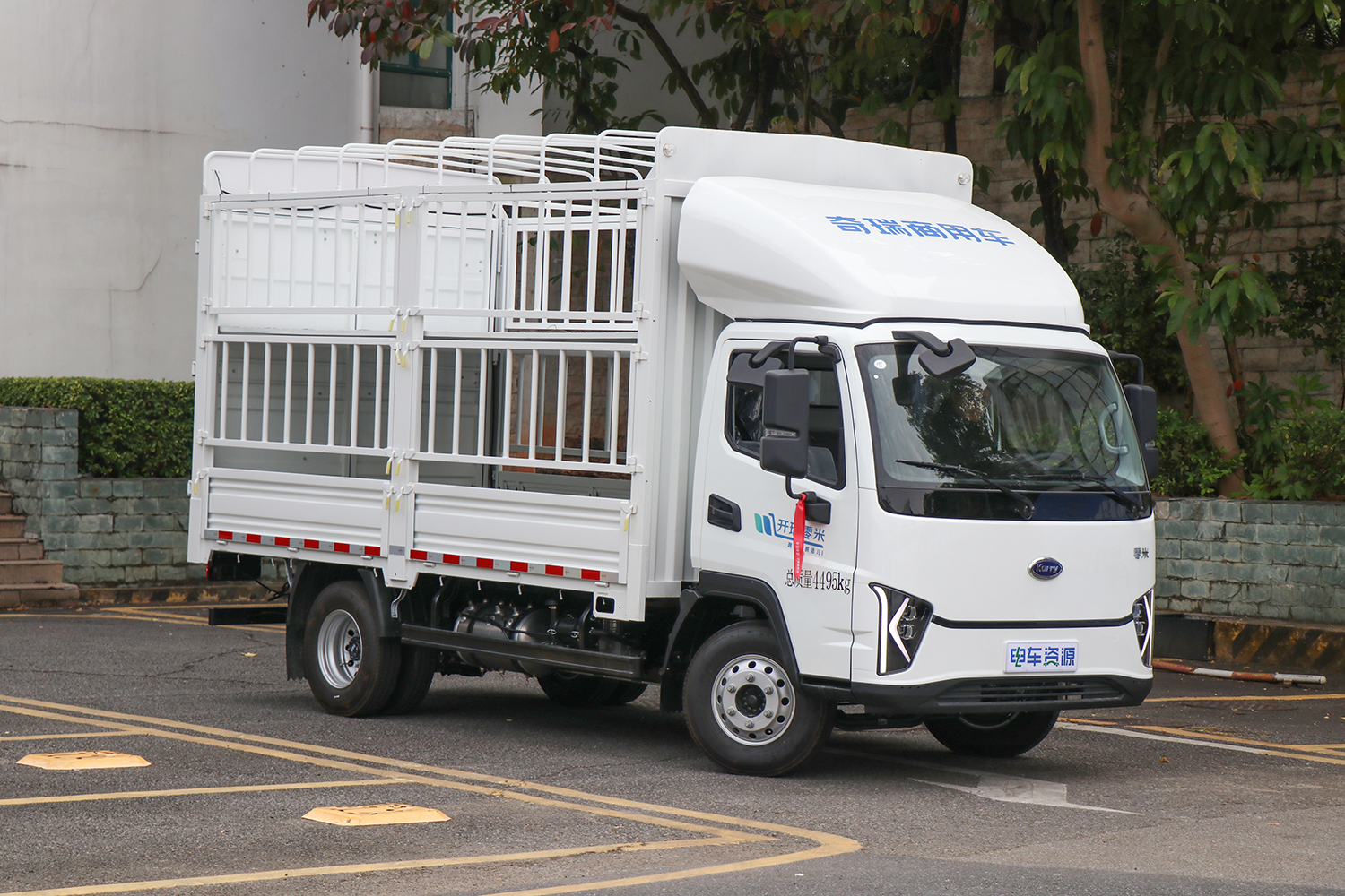 2024款 零米轻卡 仓栅 宁德时代100.46kWh（SQR5040CCYBEVH75）