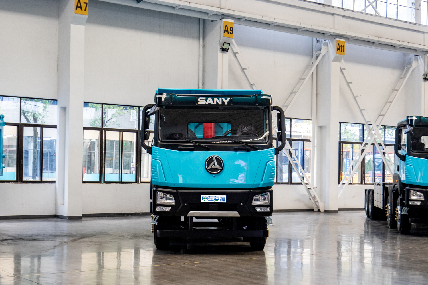 三一牌428纯电动自卸车（SYM33112H6BEV4）-自卸车图片