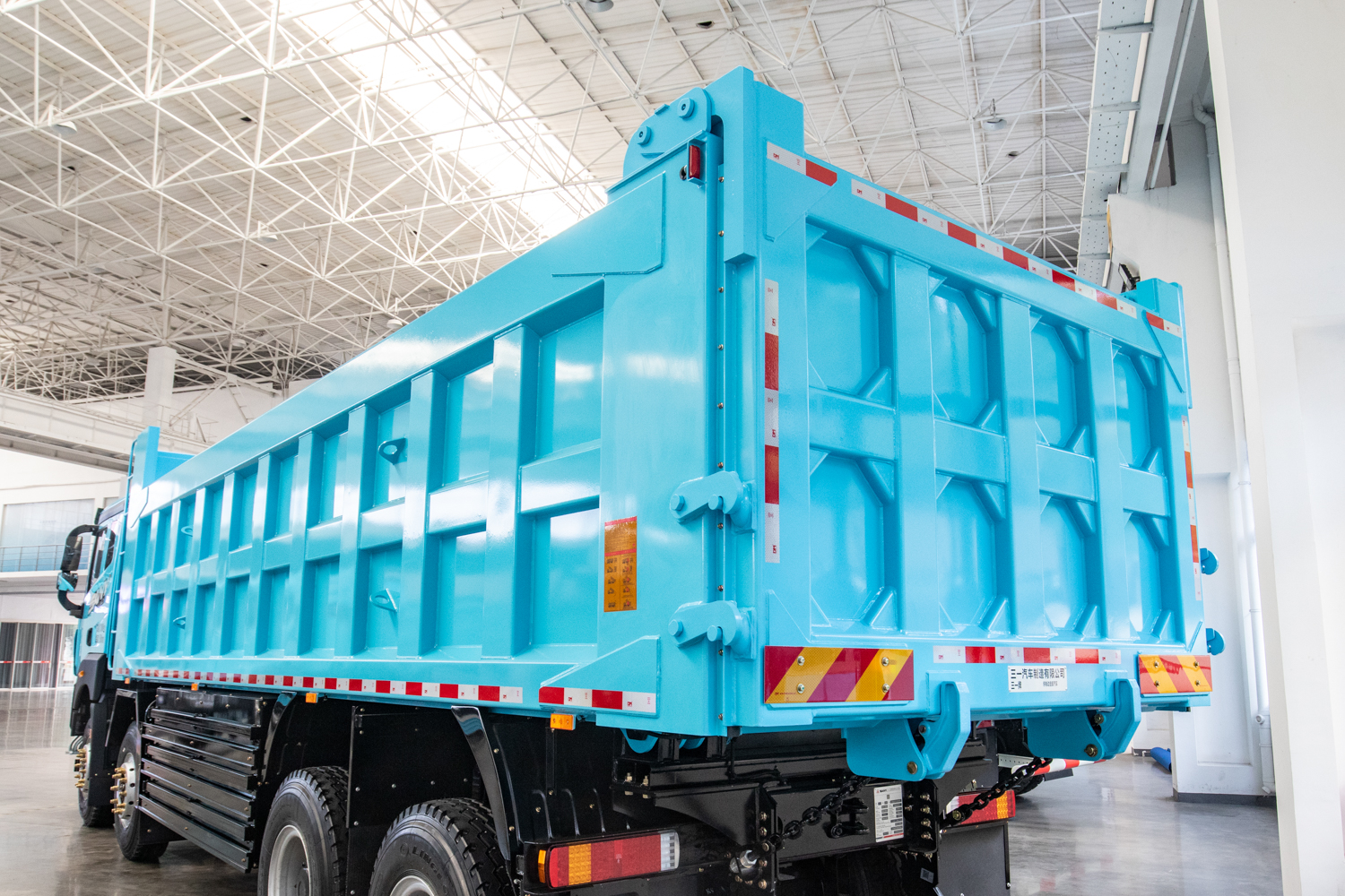 三一牌428纯电动自卸车（SYM33112H6BEV4）-自卸车图片
