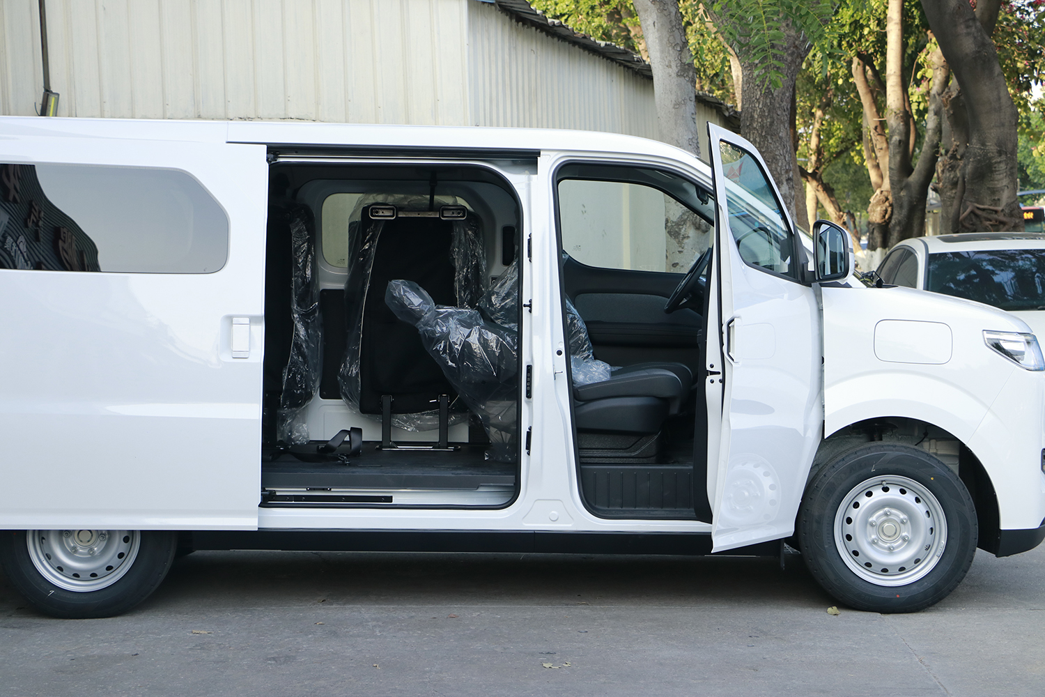 2025款 瑞驰EC75客运 超充版 先锋型II 巅峰电池50.1kWh（DXK6510AC4BEV）