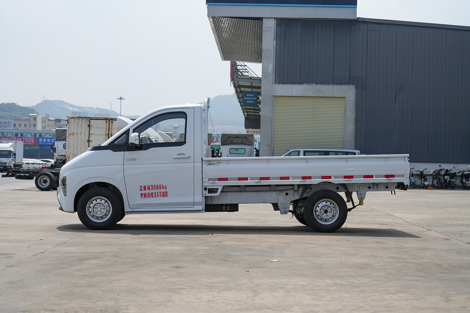 2025款 东风睿立达EV90 栏板 宁德时代41.86kWh（DFA1031VBEVF）