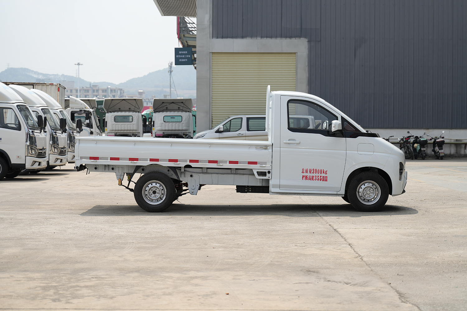 2025款 东风睿立达EV90 栏板 宁德时代41.86kWh（DFA1031VBEVF）
