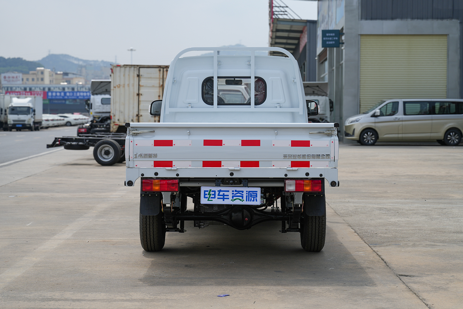 2025款 东风睿立达EV90 栏板 宁德时代41.86kWh（DFA1031VBEVF）