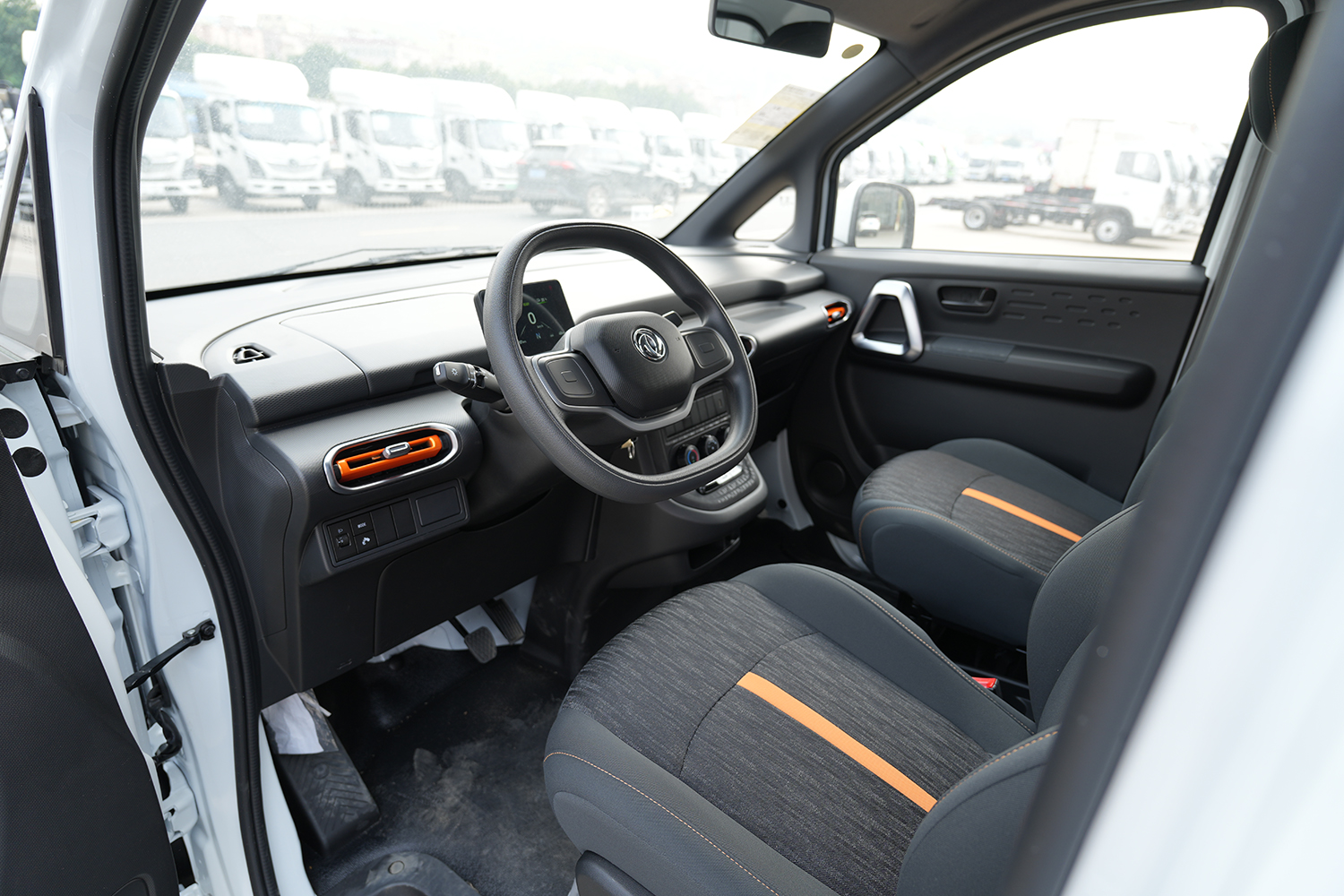 2025款 东风睿立达EV90 栏板 宁德时代41.86kWh（DFA1031VBEVF）