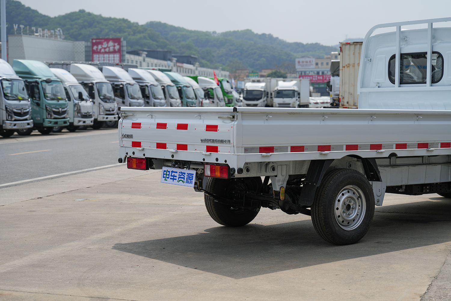 2025款 东风睿立达EV90 栏板 宁德时代41.86kWh（DFA1031VBEVF）