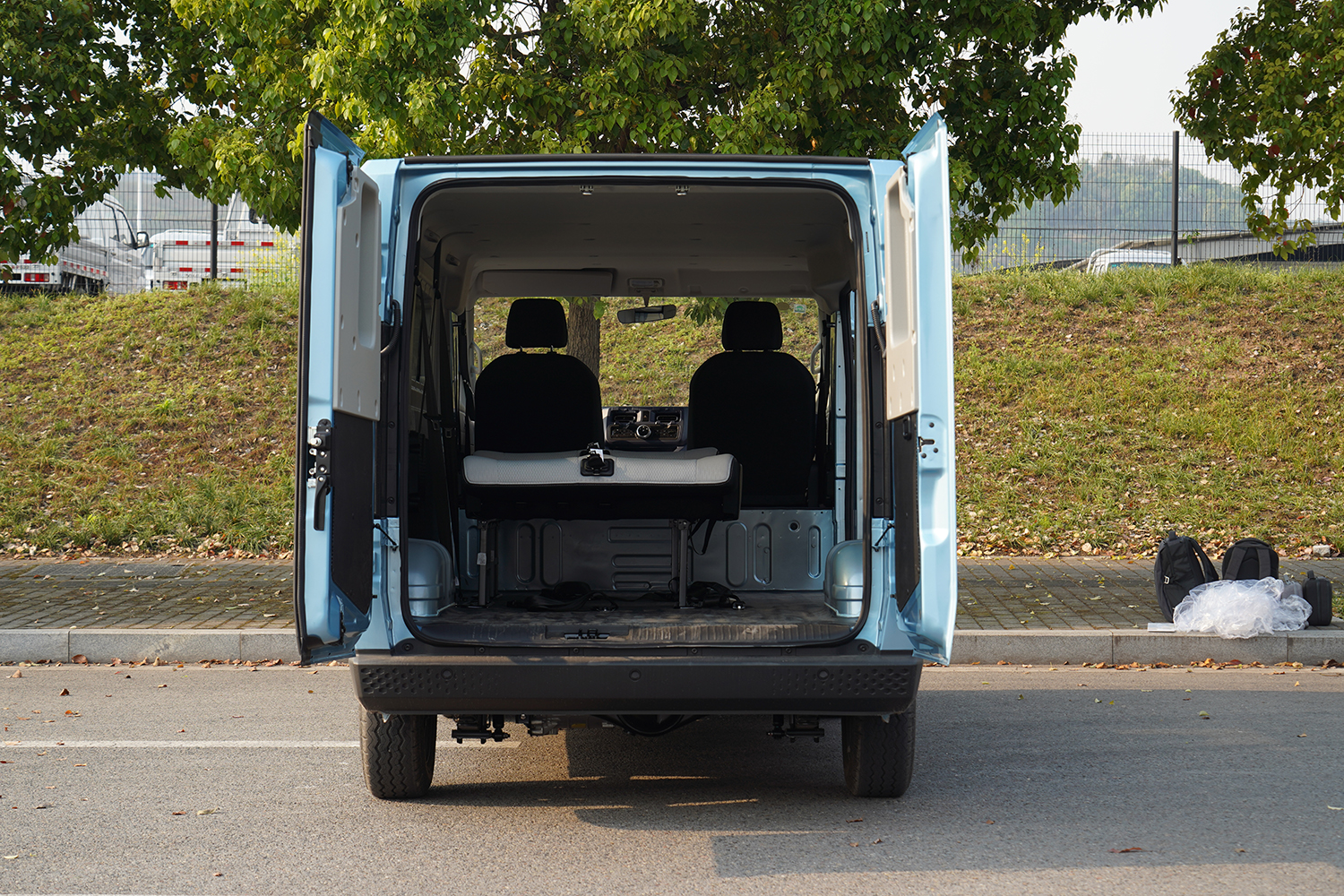 2025款 鑫源E3 弗迪42.3kWh（JKC6463A0X1BEV）-明窗面包车图片