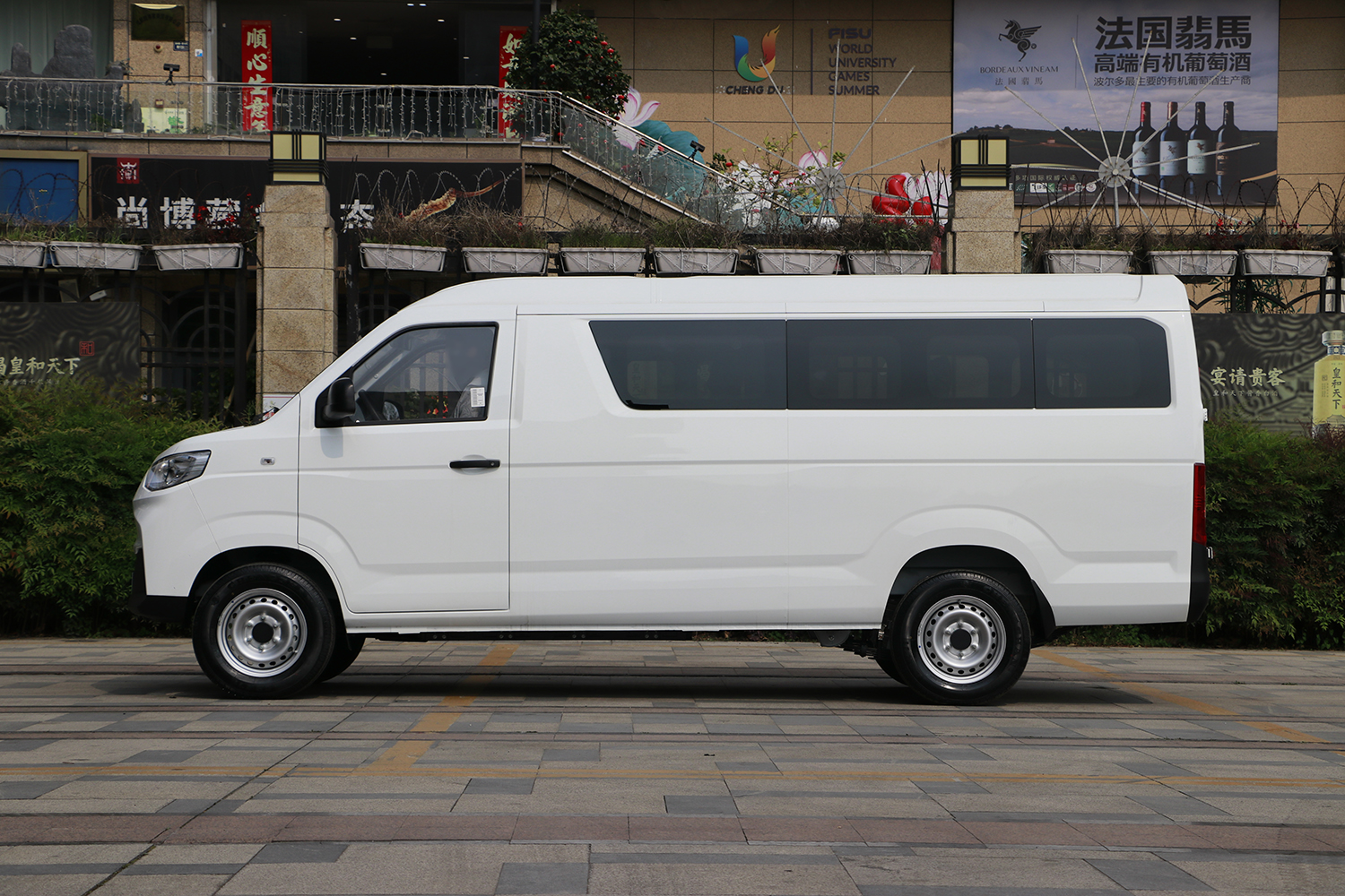 2024款 江豚E7 明窗 瑞露科技41.86kWh（SQR6520BEVK13）-明窗面包车图片