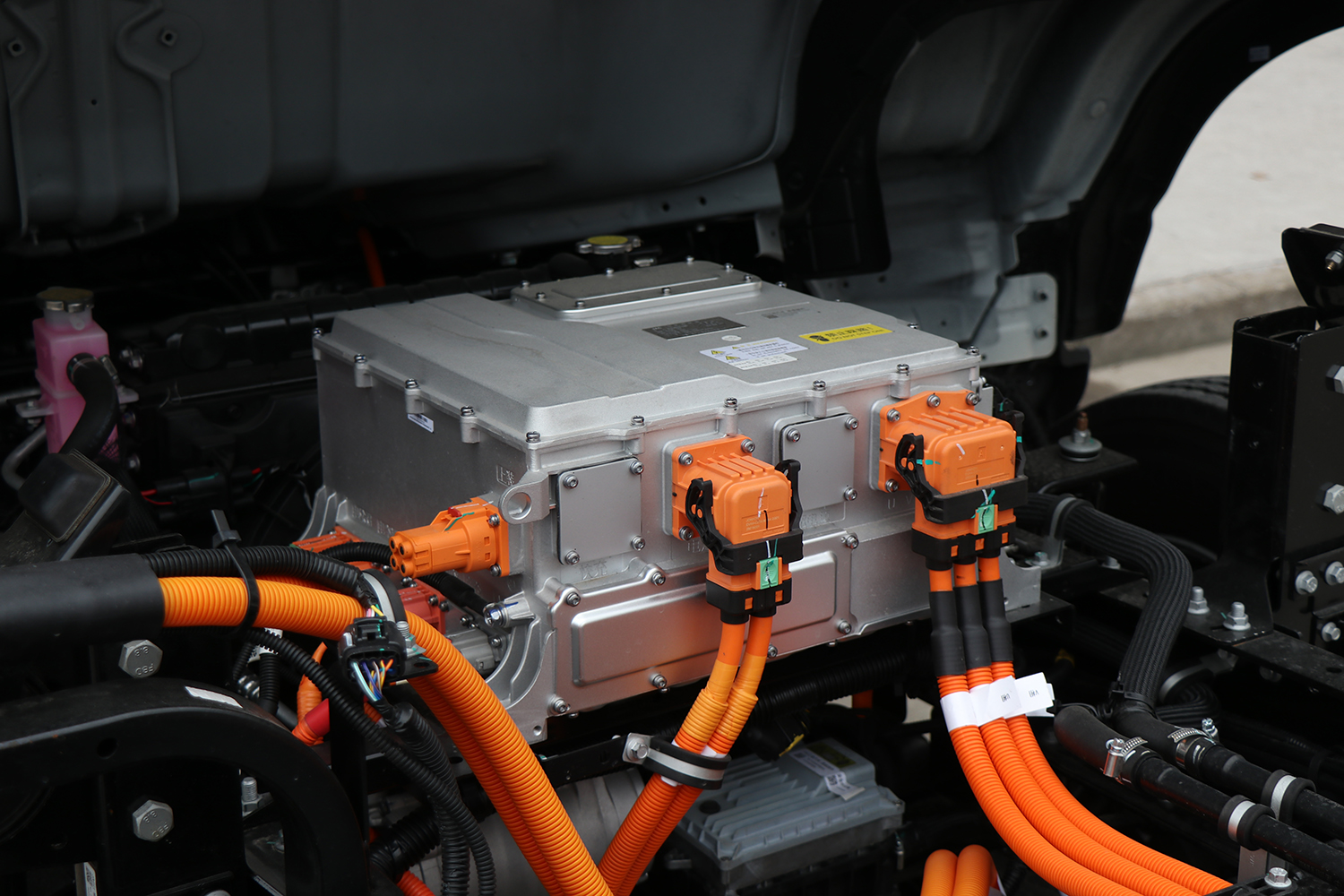 2025款 江淮帅铃ES9 厢式 宁德时代120.27kWh（HFC5043XXYEV4N）-轻卡图片