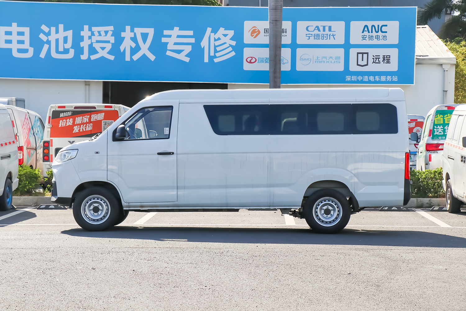 2024款 江豚E7 明窗 瑞露科技41.86kWh（SQR6520BEVK13）-明窗面包车图片