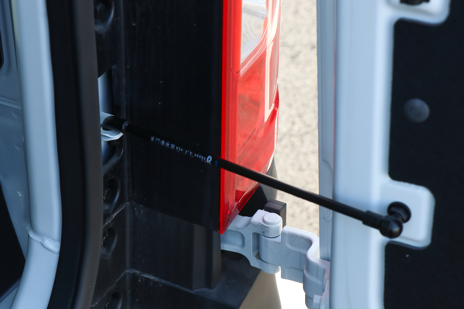 2024款 江豚E7 明窗 瑞露科技41.86kWh（SQR6520BEVK13）-明窗面包车图片