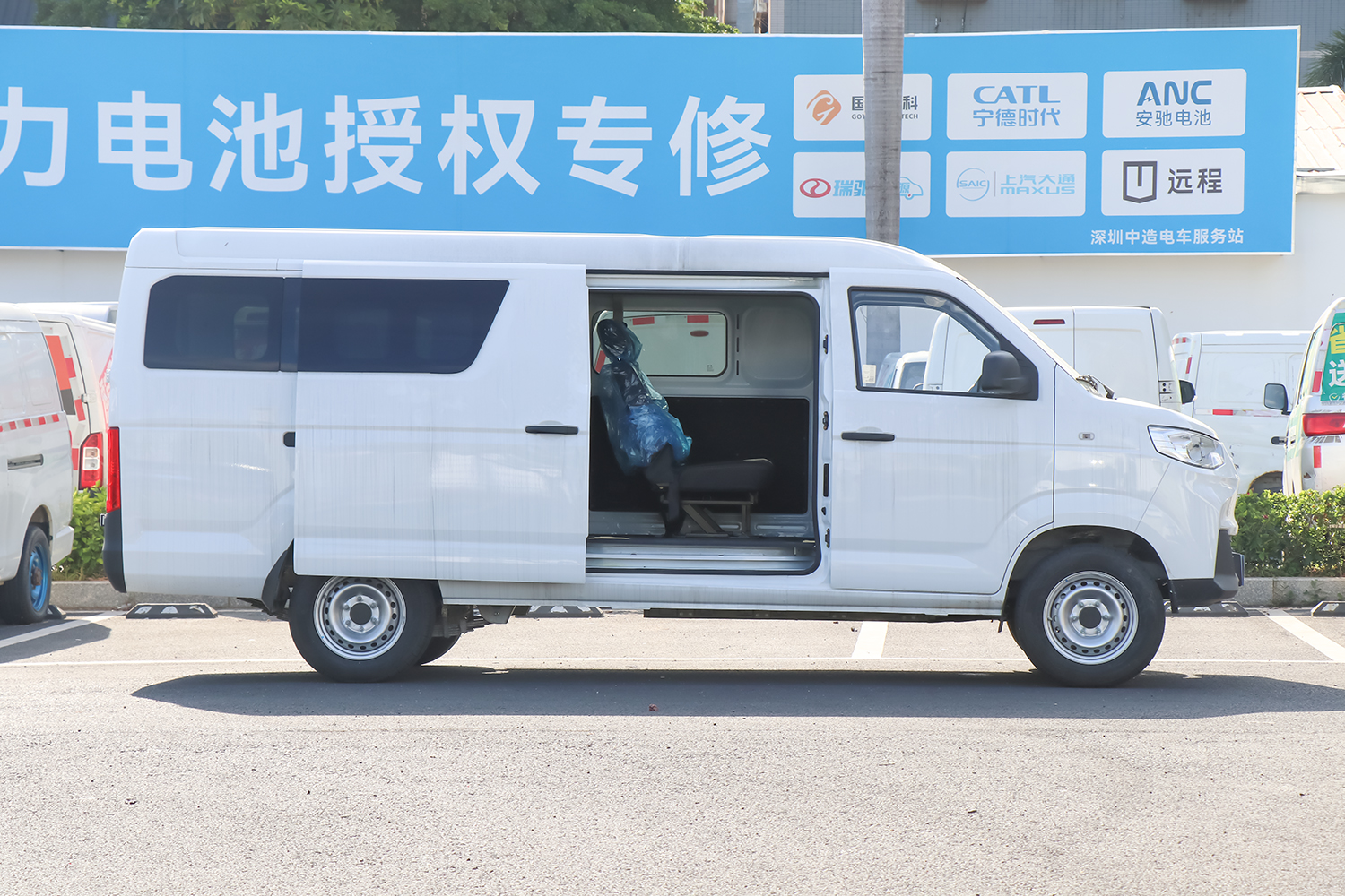 2024款 江豚E7 明窗 瑞露科技41.86kWh（SQR6520BEVK13）-明窗面包车图片