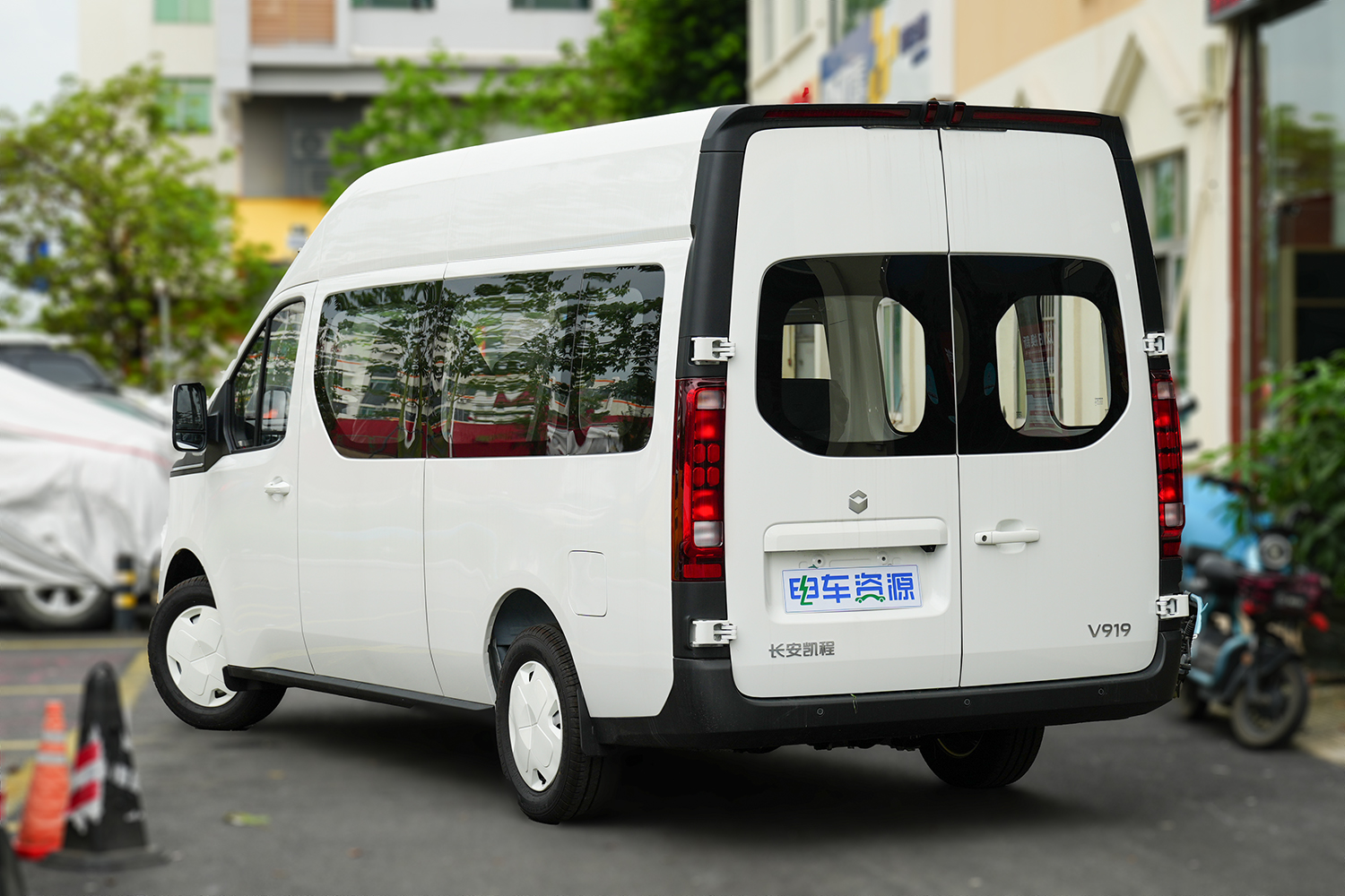 2025款 长安凯程V919 明窗 宁德时代53kWh（SC6553AAABEV）-明窗面包车图片