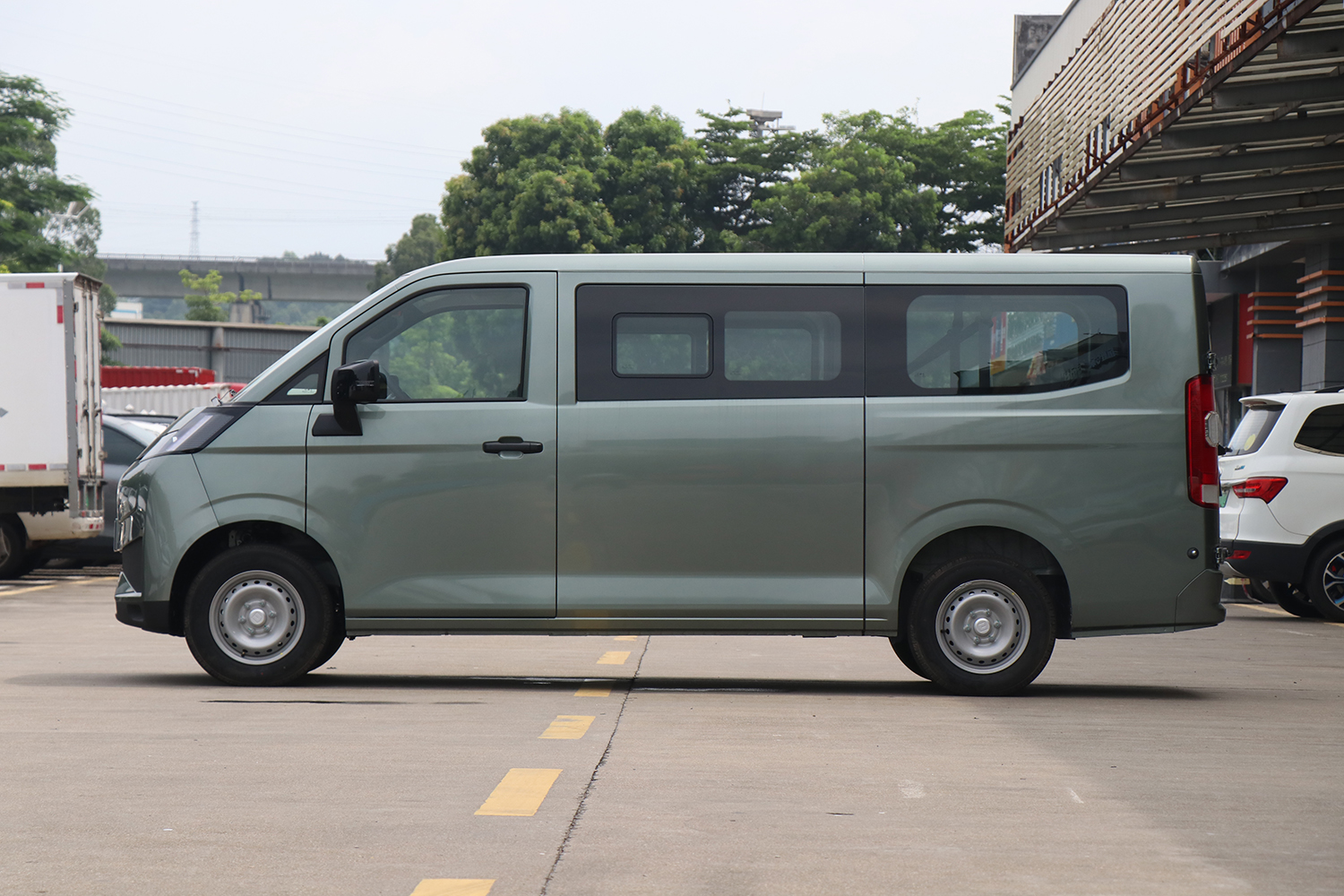 2025款 远程星享V7E 明窗客车 宁德时代（JHC6507BEVR1）-明窗面包车图片