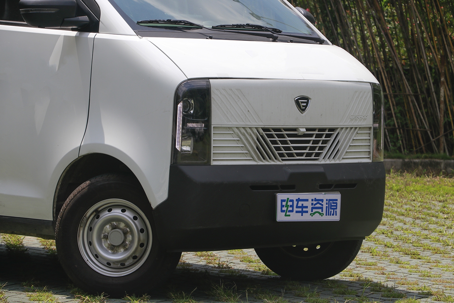 2025款 金琥EV70 宁德时代41.86kWh（JX5039XXYTEA-MBEV）-中面图片