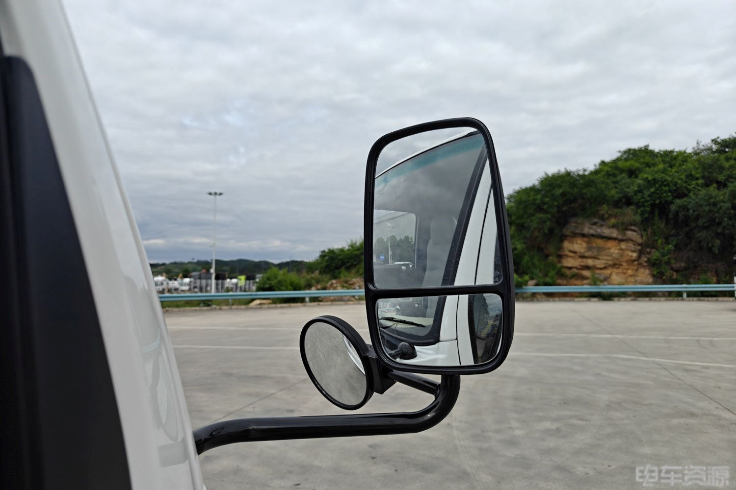2025款 金琥ET50 宁德时代70.59kWh（GK5044CCYBEV）-小卡图片