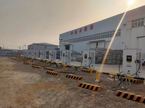 中国能建：一座重型卡车充电站正式送电投运