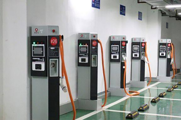 赣州经开区首个国家电网电动汽车充电站运行