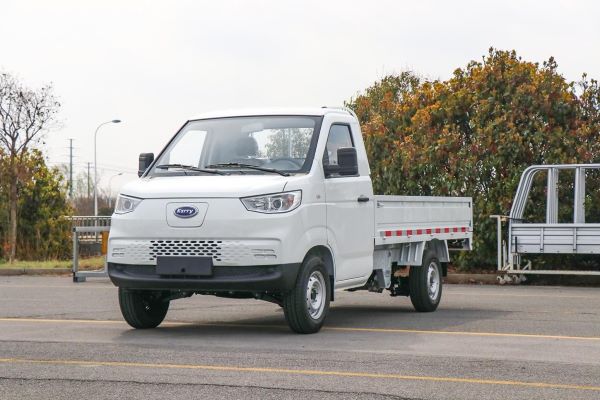 开瑞小象X3新能源微卡：市场新宠，爆款特性