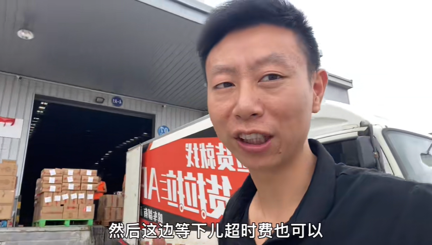 开一辆4.2米新能源电动车在成都跑货运，一天到底能挣多少钱呢？